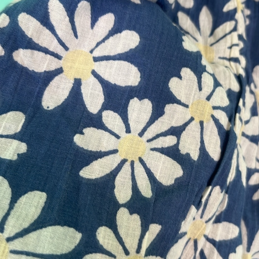 American Eagle daisy print romper - Picture 2 of 8